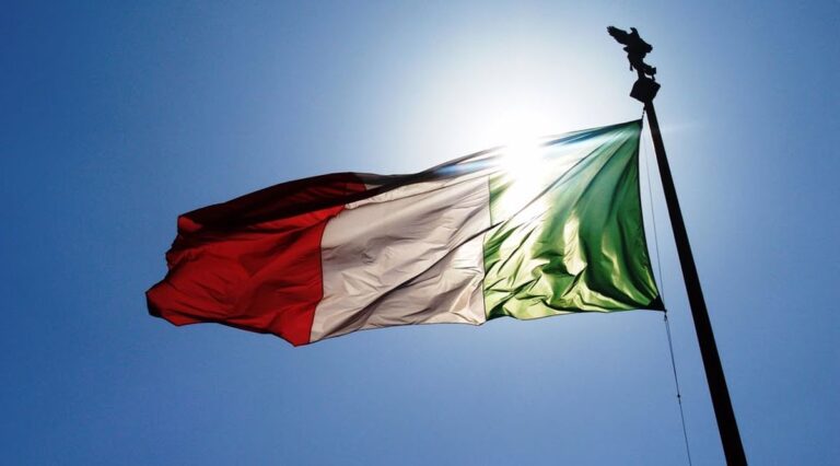 Celebrazioni del 25 aprile 2024 – Esposizione bandiere italiana ed europea